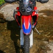 TUNGGANG UJI: Honda CRF250 Rally mampu tunjuk lagak atas jalan <em>offroad</em>, santai atas jalan berturap