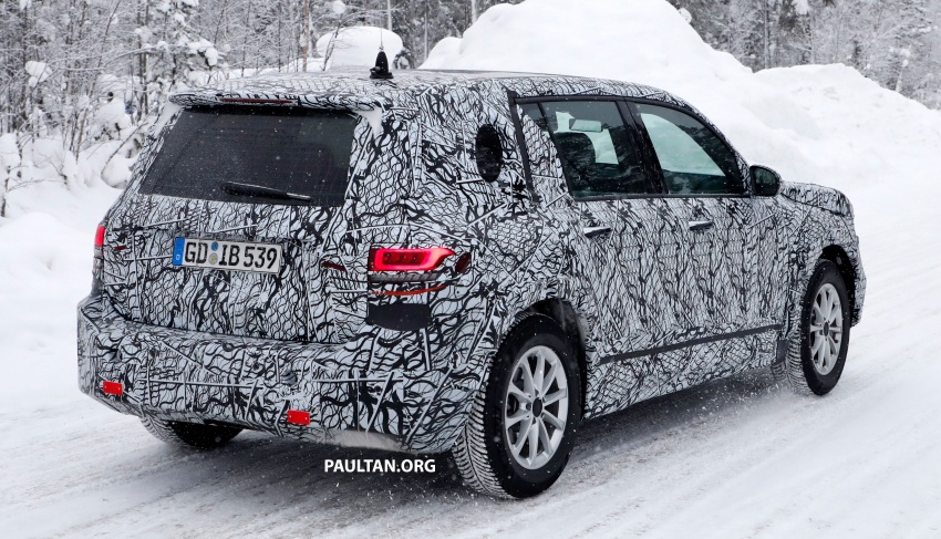 SPIED: Mercedes-Benz GLB showing production lights 781197