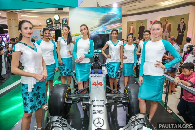 Formula 1 ganti tugas gadis litar dengan kanak-kanak