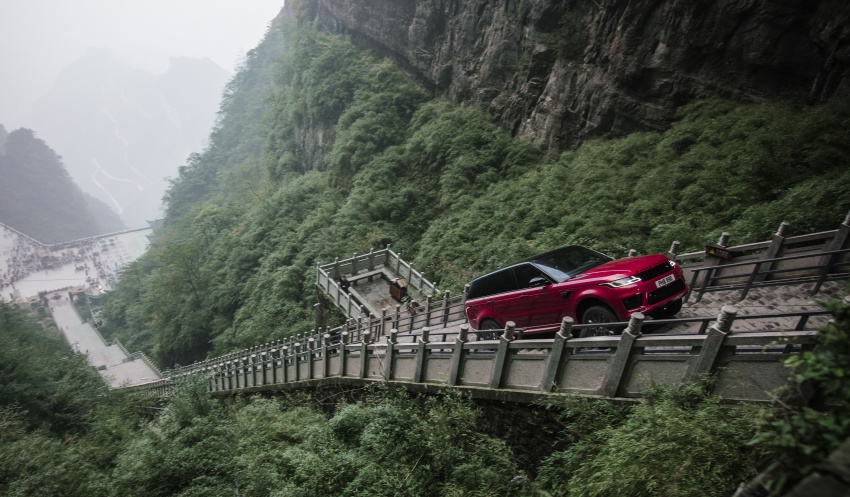 Range Rover Sport PHEV climbs China’s Dragon Road and Heaven’s Gate – 99 turns, 999 steps, 45 degrees 778090