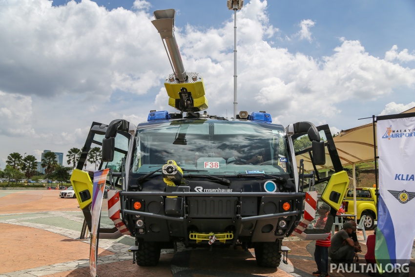Rosenbauer Panther CA-5 – trak gergasi untuk tugas menyelamat di lapangan terbang; 695 hp/945 Nm 782991