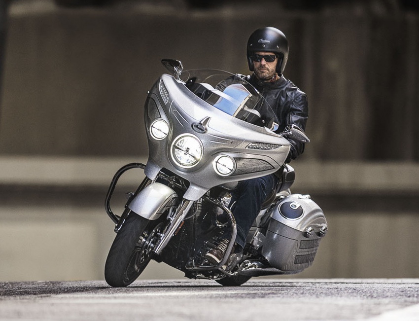 2018 Indian Chieftain Elite bagger in Black Hills Silver 785352