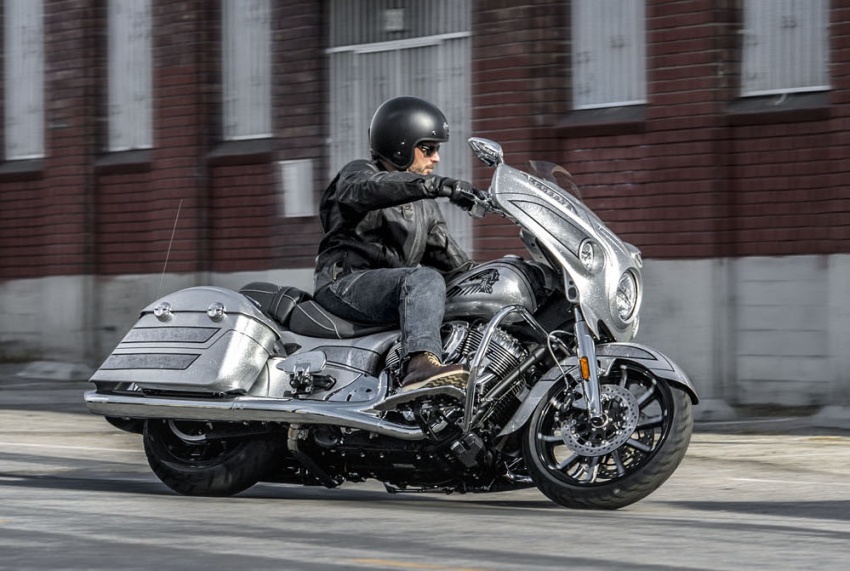2018 Indian Chieftain Elite bagger in Black Hills Silver 785345