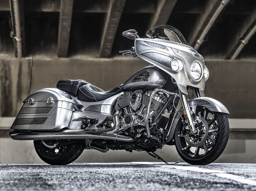 2018 Indian Chieftain Elite bagger in Black Hills Silver 785351