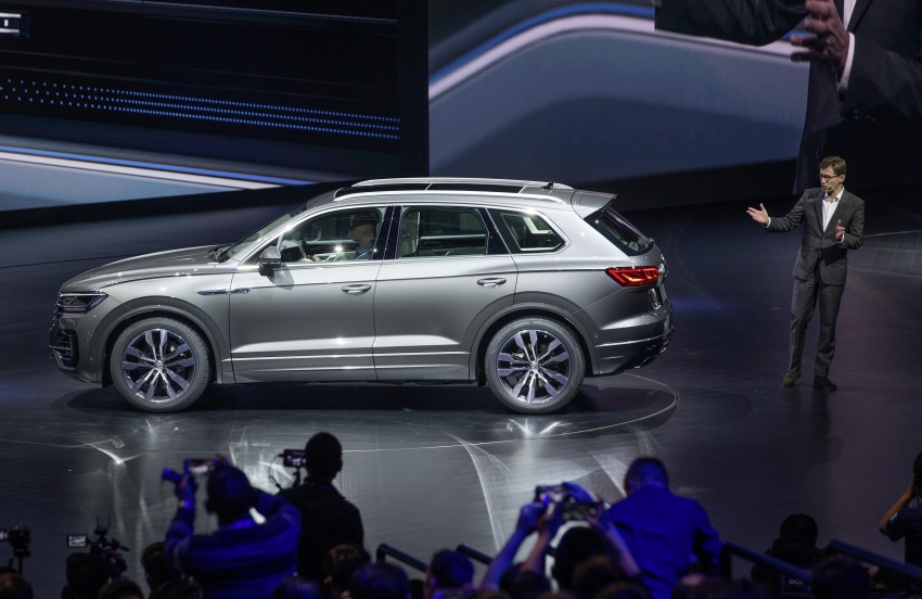 2019 Volkswagen Touareg debuts with 15-inch display 795549