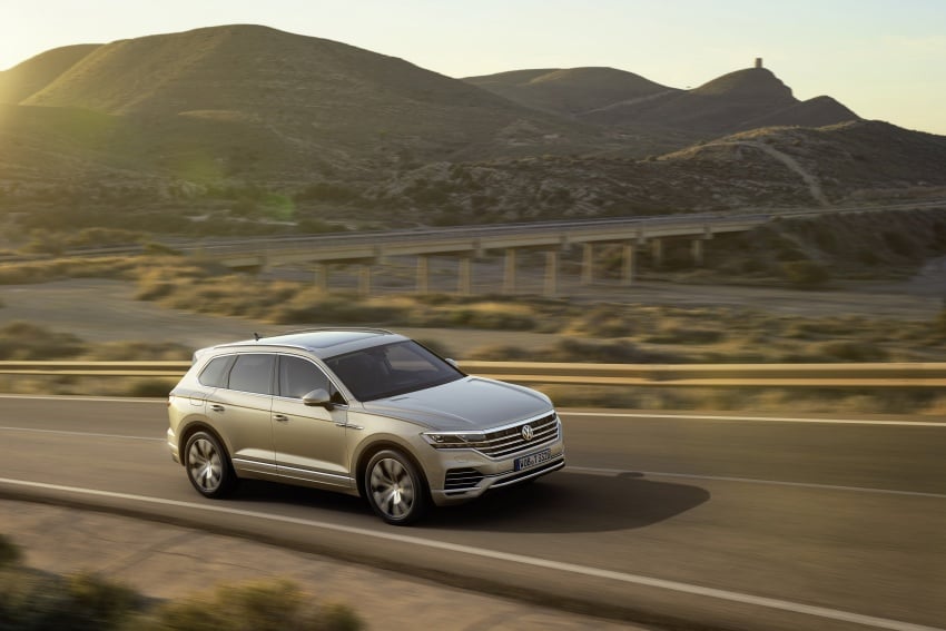 2019 Volkswagen Touareg debuts with 15-inch display 795559