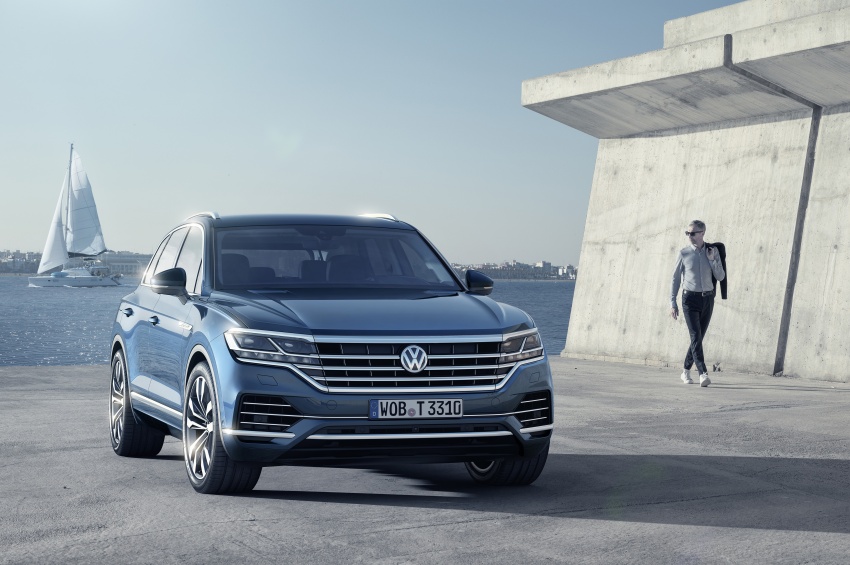 2019 Volkswagen Touareg debuts with 15-inch display 795562