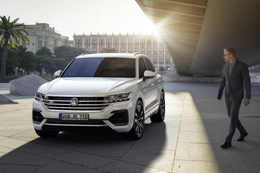 2019 Volkswagen Touareg debuts with 15-inch display 795571