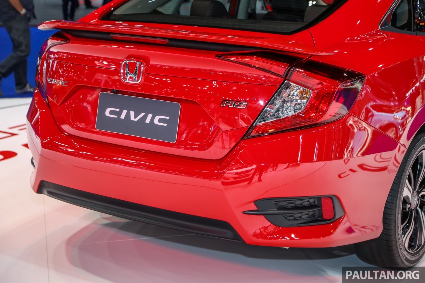 Bangkok 2018: Honda Civic Red Hatchback and Sedan 797342