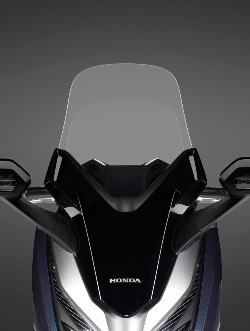 Honda Forza 300 diperbaharui di Eropah – lebih sporty, banyak kelengkapan termasuk kawalan cengkaman 789876