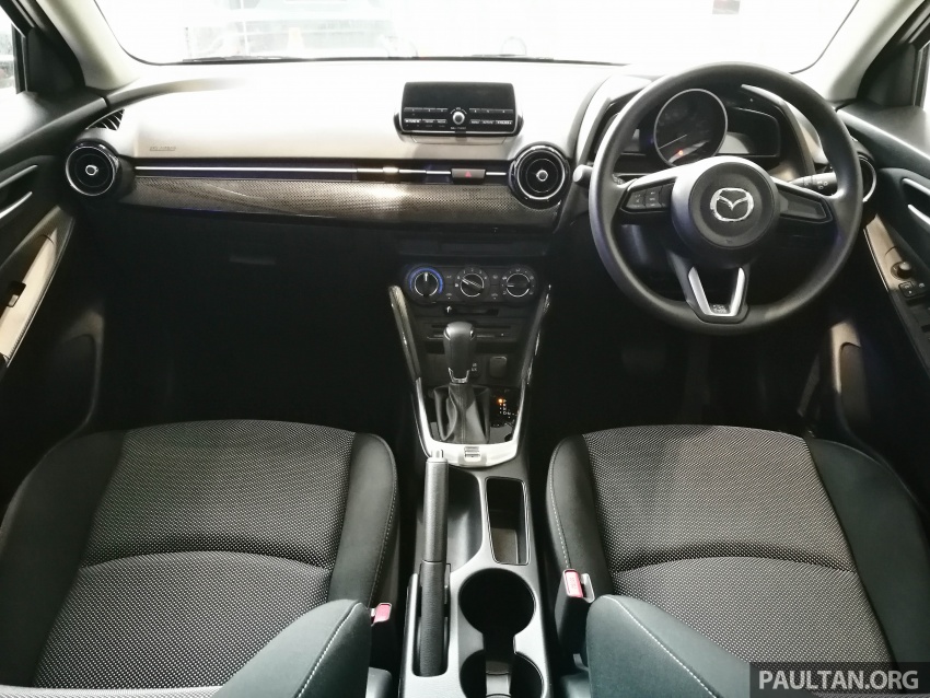 Mazda 2 spesifikasi pertengahan kini di M’sia, RM76k Image #798518