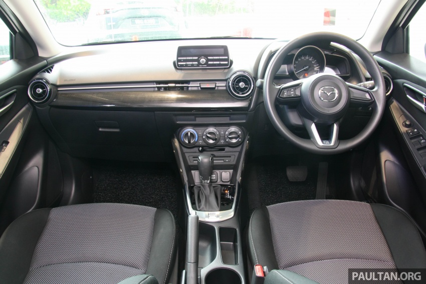 Mazda 2 spesifikasi pertengahan kini di M’sia, RM76k Image #798527