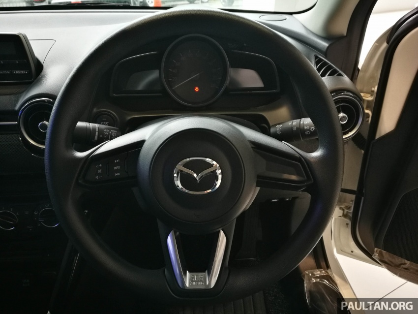 Mazda 2 spesifikasi pertengahan kini di M’sia, RM76k Image #798587
