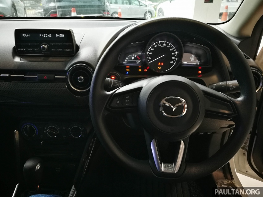 Mazda 2 spesifikasi pertengahan kini di M’sia, RM76k Image #798591