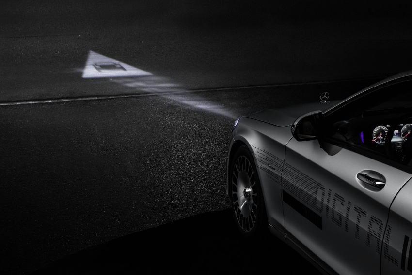 Mercedes-Benz Digital Light system makes its debut 786572