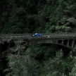 Range Rover Sport SVR challenges a Ferrari 458 Italia on Tianmen Road – 99 turns, 11.3 km uphill climb