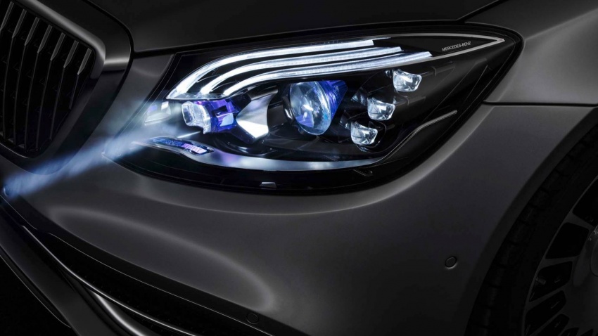 Mercedes-Maybach S-Class tampil lampu hadapan digital yang mampu memancarkan simbol pada jalan 786320