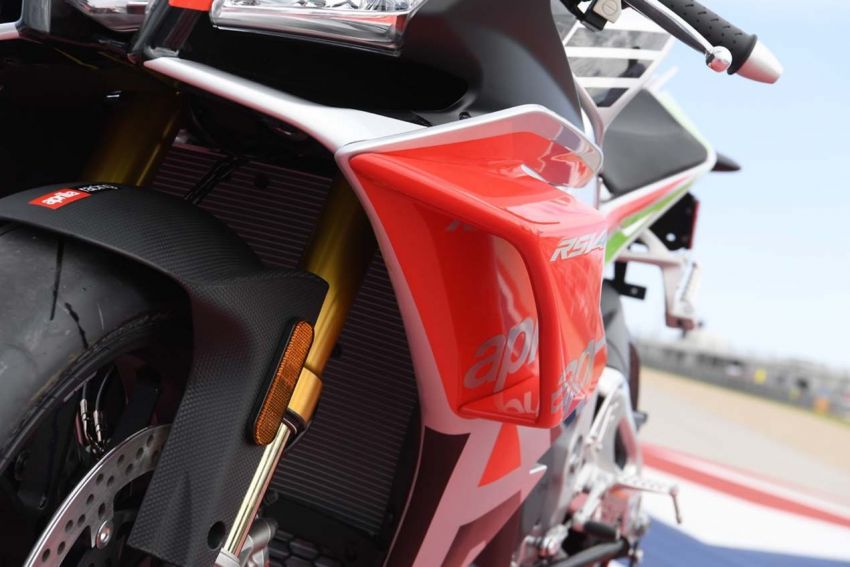 2018 Aprilia RSV4 RF Limited with winglets – only 125 units to be made for North America at RM95k 810477