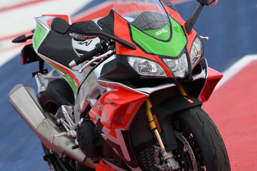 2018 Aprilia RSV4 RF Limited with winglets – only 125 units to be made for North America at RM95k 810470