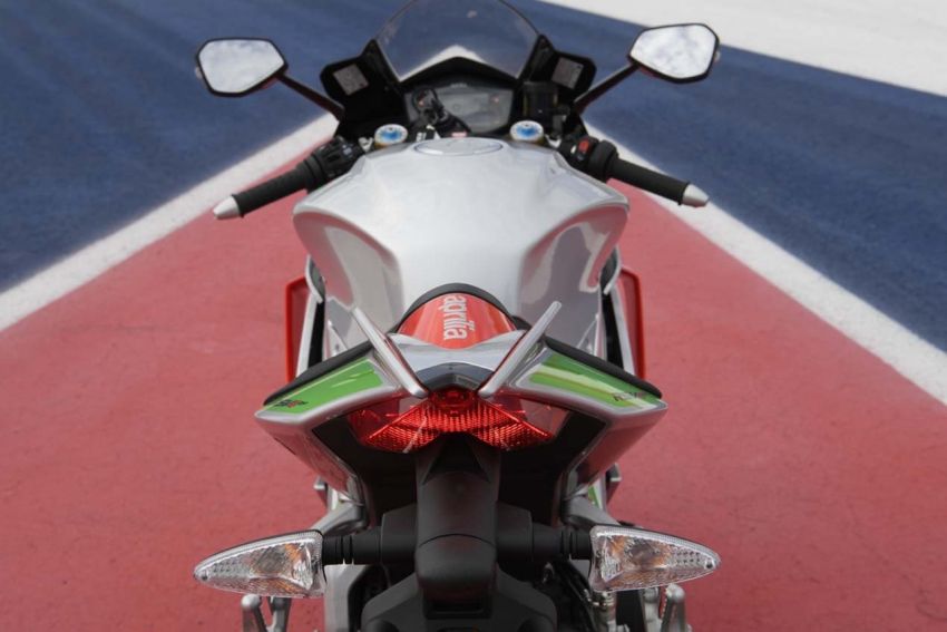 2018 Aprilia RSV4 RF Limited with winglets – only 125 units to be made for North America at RM95k 810473