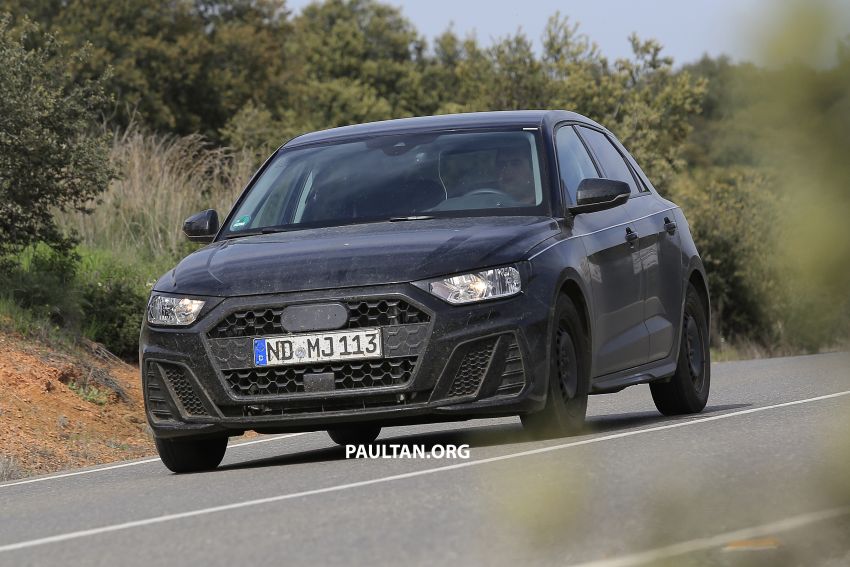 SPYSHOTS: 2019 Audi A1 seen with less camouflage 813582