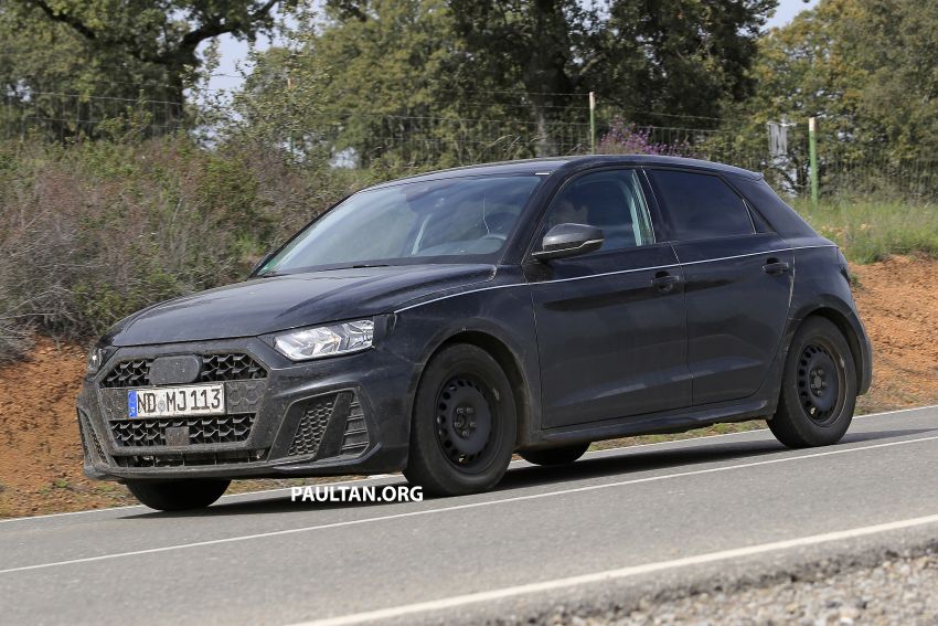 SPYSHOTS: 2019 Audi A1 seen with less camouflage 813585