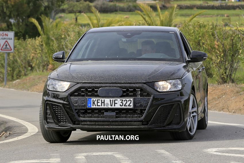 SPYSHOTS: 2019 Audi A1 seen with less camouflage 813571