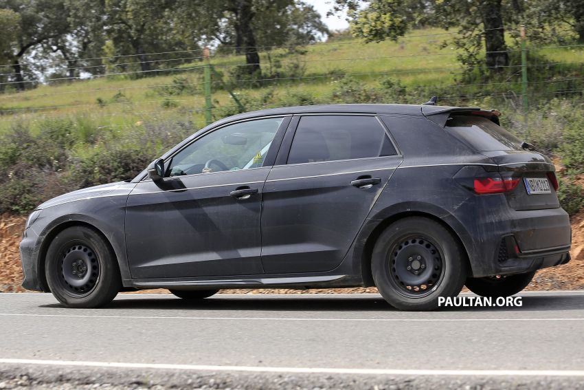 SPYSHOTS: 2019 Audi A1 seen with less camouflage 813590
