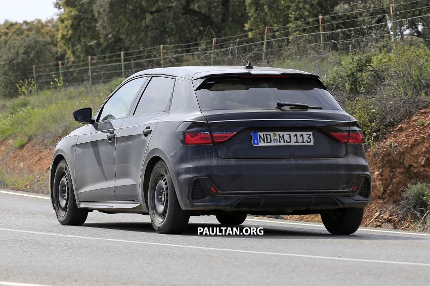 SPYSHOTS: 2019 Audi A1 seen with less camouflage 813594