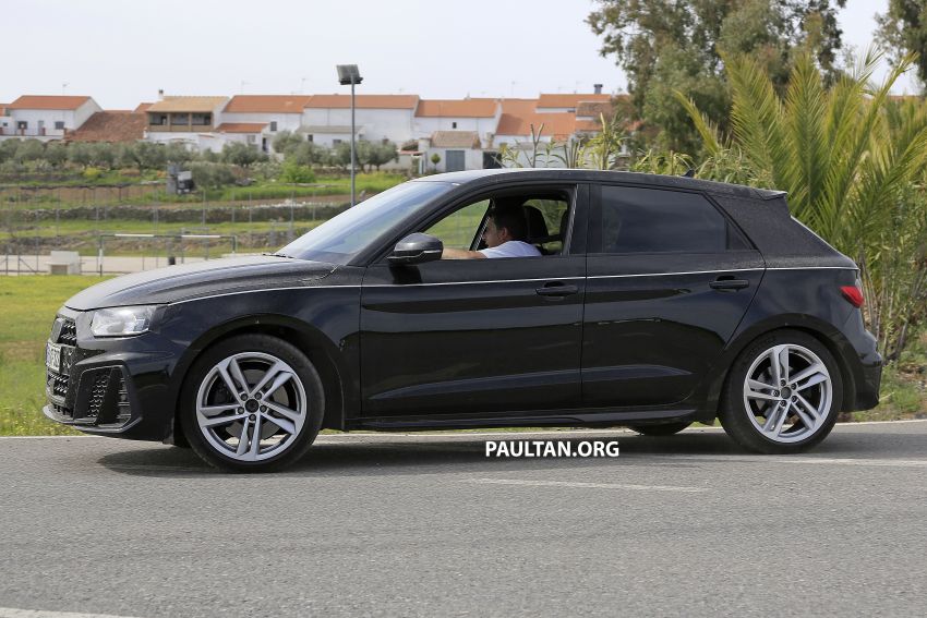 SPYSHOTS: 2019 Audi A1 seen with less camouflage 813575