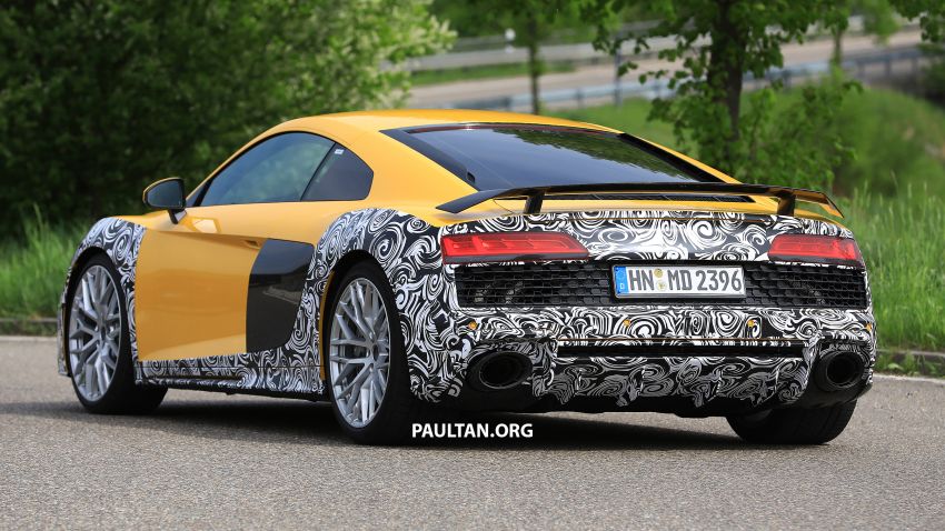 SPIED: Audi R8 V10 facelift spotted for the first time 813670