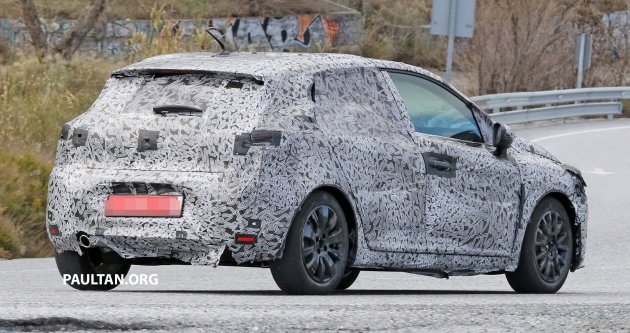 SPYSHOTS: 2019 Renault Clio spotted – baby Megane