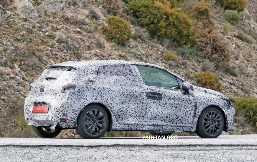 SPYSHOTS: 2019 Renault Clio spotted – baby Megane 802009