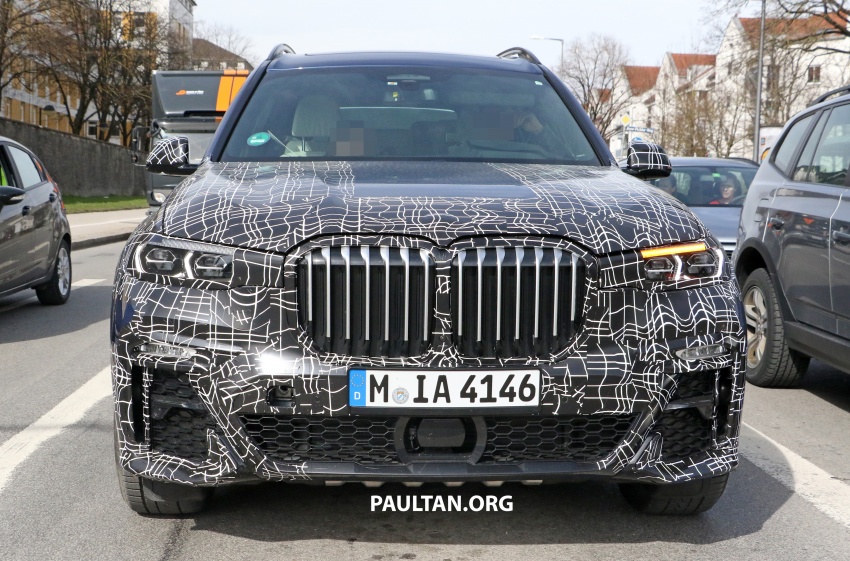 SPIED: BMW X7 seen with less camo, inside and out 804475