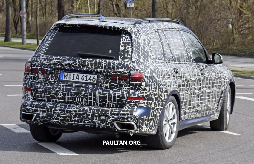 SPIED: BMW X7 seen with less camo, inside and out 804488