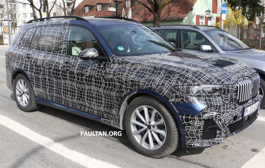 SPIED: BMW X7 seen with less camo, inside and out 804478