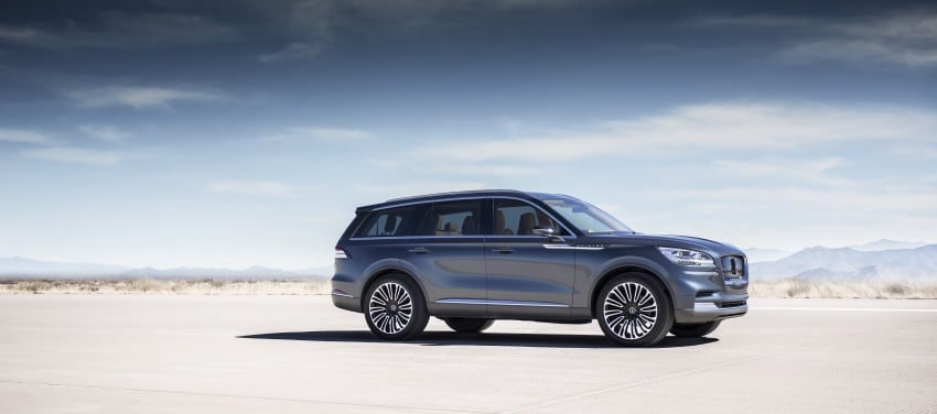 Lincoln Aviator previewed in New York – three-row SUV with plug-in hybrid option, production next year 801395