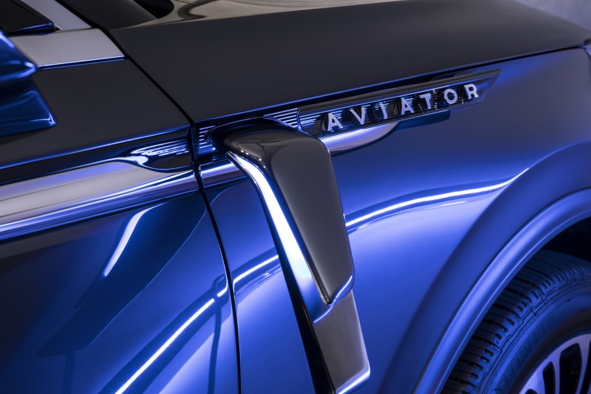 Lincoln Aviator previewed in New York – three-row SUV with plug-in hybrid option, production next year 801402