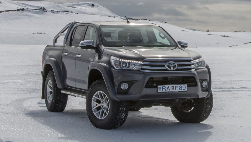 Toyota Hilux gets an Arctic Trucks AT35 version for UK 809768