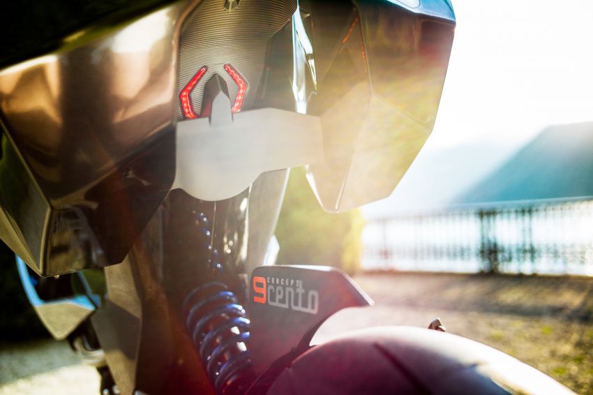 2018 BMW Motorrad Concept 9cento unveiled – the German all-rounder motorcycle returns? 821515