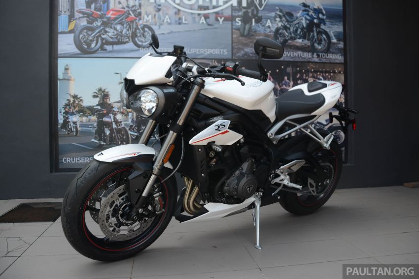 2019 Triumph Street Triple 765RS in new colours – priced at RM62,900, 765S at RM49k, 765R at RM57k 818054