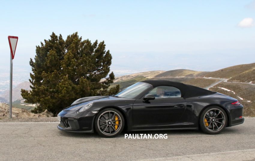 SPYSHOTS: Porsche 911 Speedster spotted in the wild Image #819708