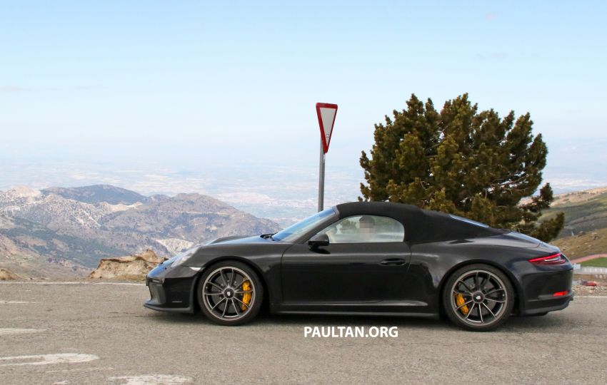 SPYSHOTS: Porsche 911 Speedster spotted in the wild 819709