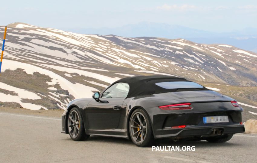 SPYSHOTS: Porsche 911 Speedster spotted in the wild 819713
