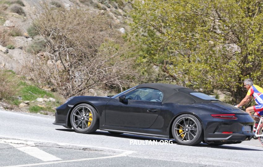 SPYSHOTS: Porsche 911 Speedster spotted in the wild 819697