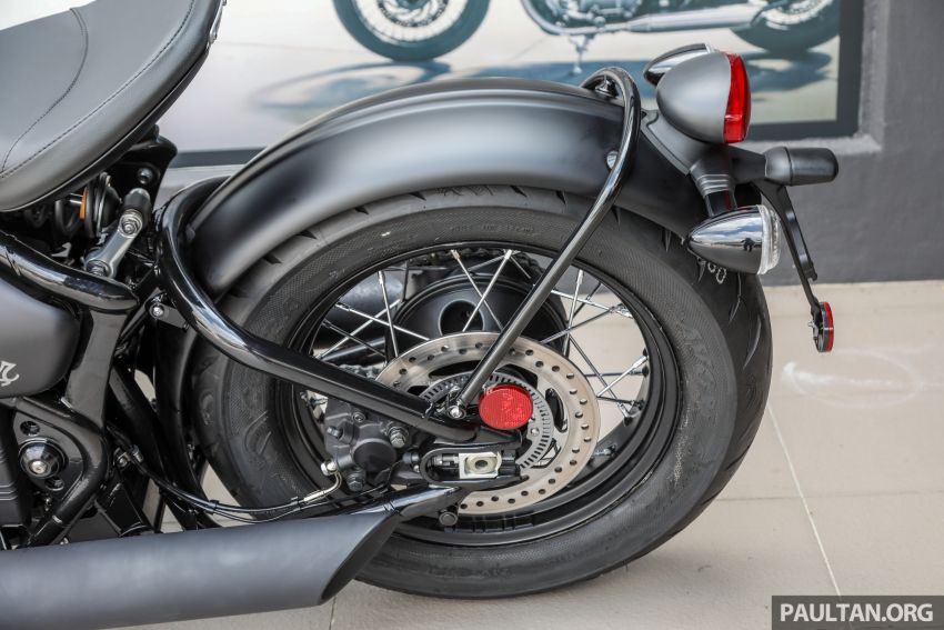 REVIEW: 2018 Triumph Bonneville Bobber Black – muscular retro-styled classic riding, RM74,900 817080