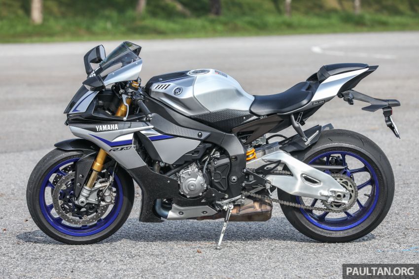 REVIEW: 2017 Yamaha YZF-R1M – chariot of the gods 832563