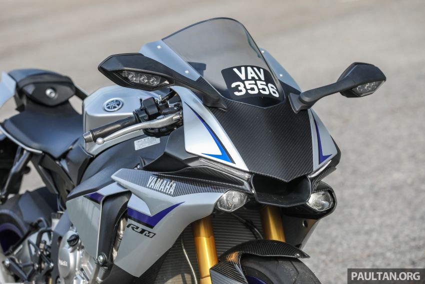 REVIEW: 2017 Yamaha YZF-R1M – chariot of the gods 832570