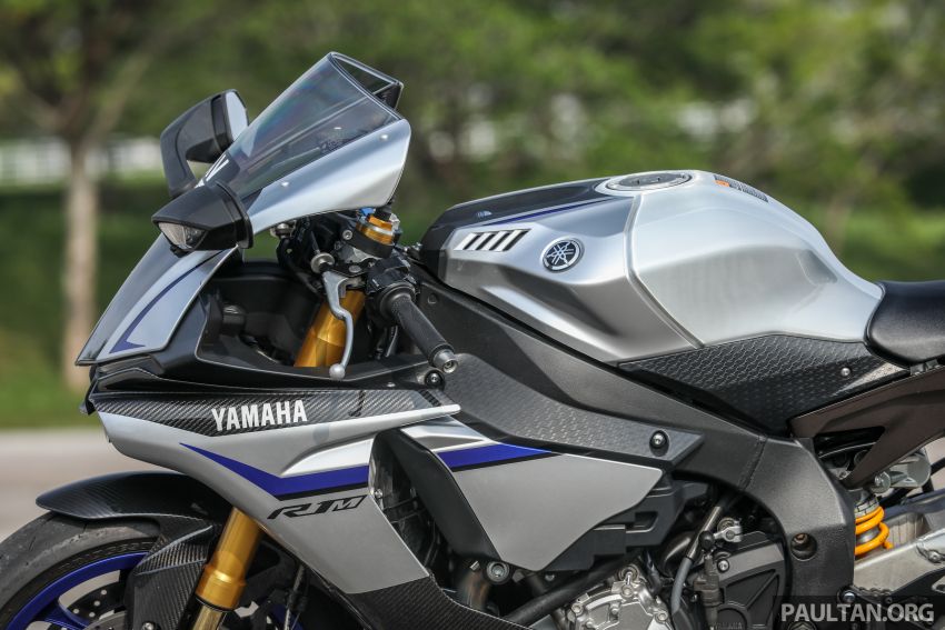 REVIEW: 2017 Yamaha YZF-R1M – chariot of the gods 832573