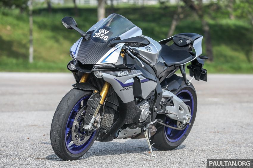 REVIEW: 2017 Yamaha YZF-R1M – chariot of the gods 832556